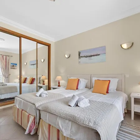 Boavista Lakeview Golf & Pool Retreat Lagos