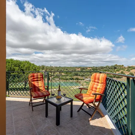 Boavista Lakeview Golf & Pool Retreat Apartamento *