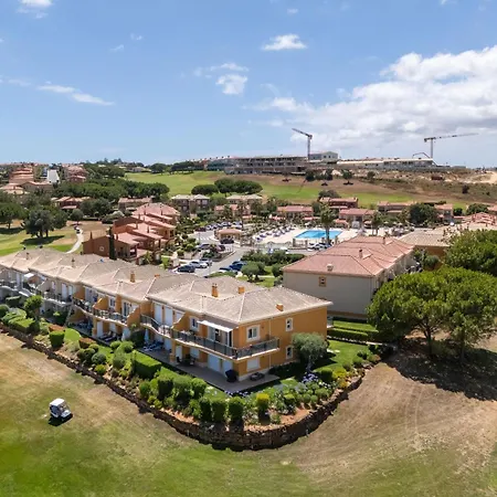 Boavista Lakeview Golf & Pool Retreat Lagos