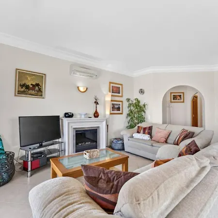 Boavista Lakeview | Golf & Pool Retreat *