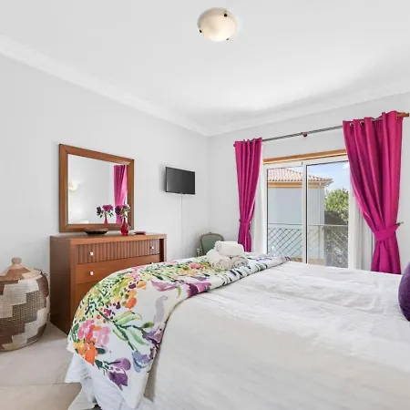 Boavista Lakeview | Golf & Pool Retreat