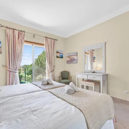 Boavista Lakeview | Golf & Pool Retreat *