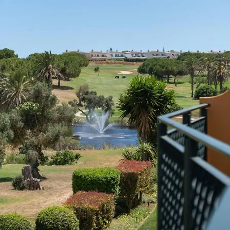 Boavista Lakeview | Golf & Pool Retreat